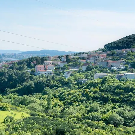 Dvori *